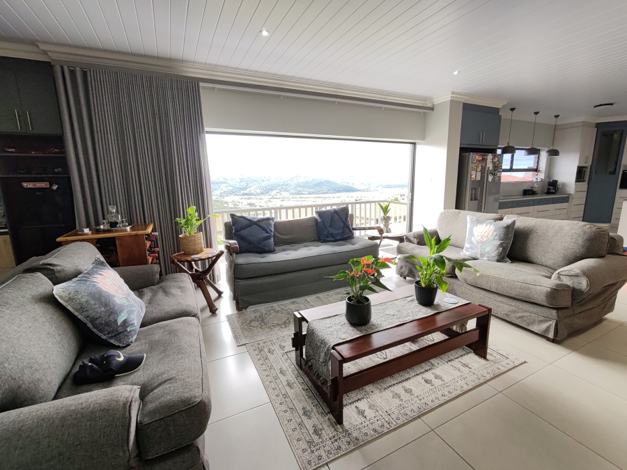 3 Bedroom Property for Sale in Avonddans Western Cape